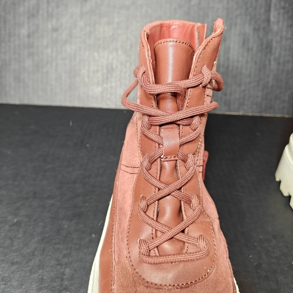 Gianni Bini Wander Lust Lug Sole Platform Bootie Cinnamon Suede LaceUp Zipper 9M